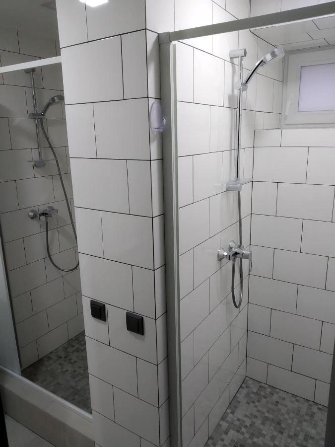Mega Hostel เคียฟ ภายนอก รูปภาพ