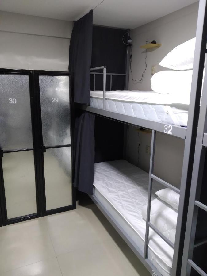 Mega Hostel เคียฟ ภายนอก รูปภาพ