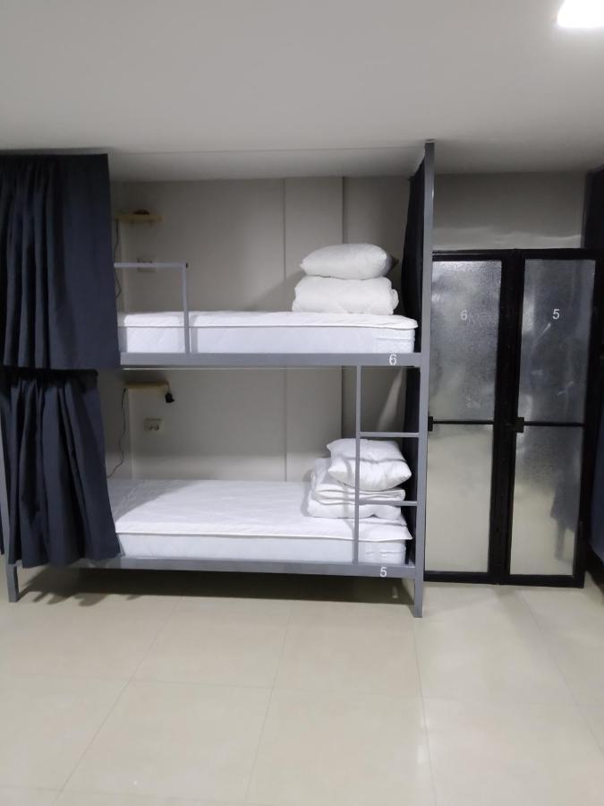 Mega Hostel เคียฟ ภายนอก รูปภาพ