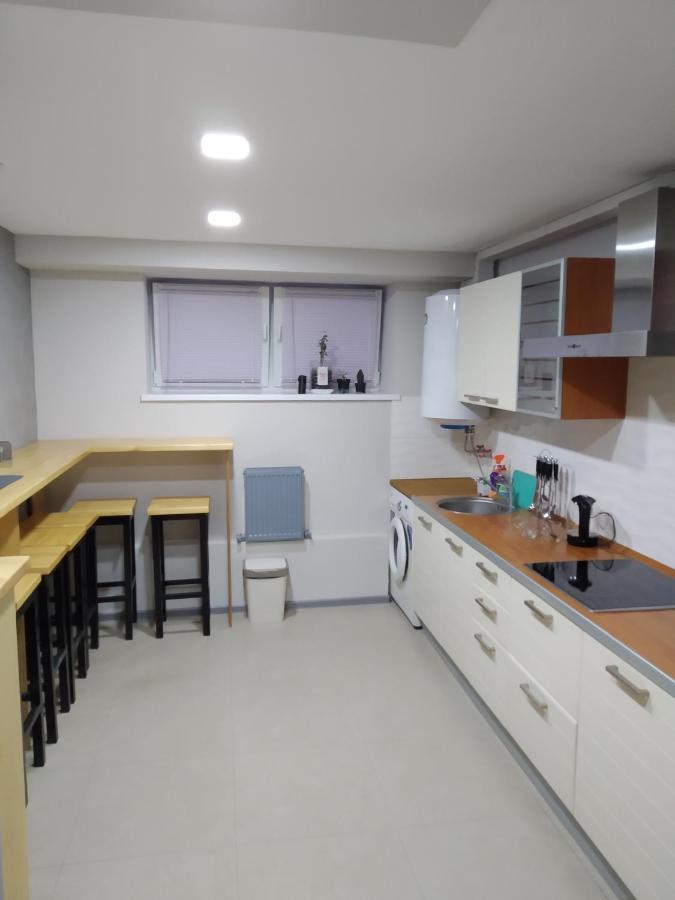 Mega Hostel เคียฟ ภายนอก รูปภาพ