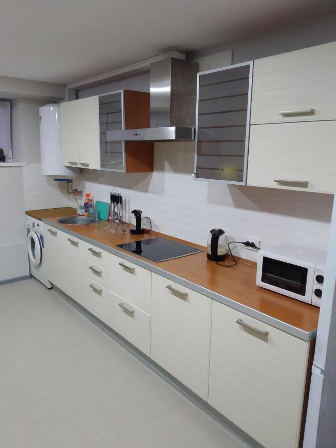 Mega Hostel เคียฟ ภายนอก รูปภาพ
